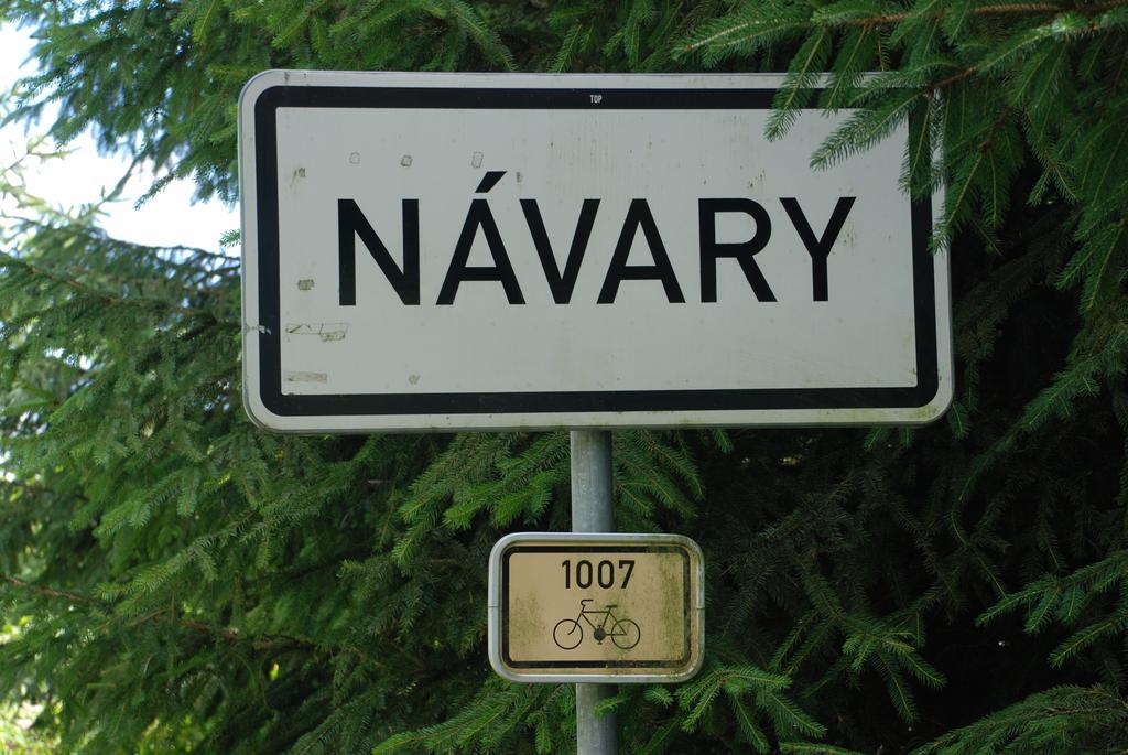 Penzion Staj Navary Lägenhet Exteriör bild